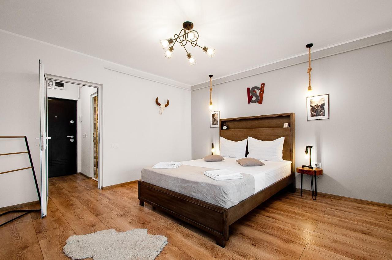 Wood&Steel Apartment Galaţi エクステリア 写真