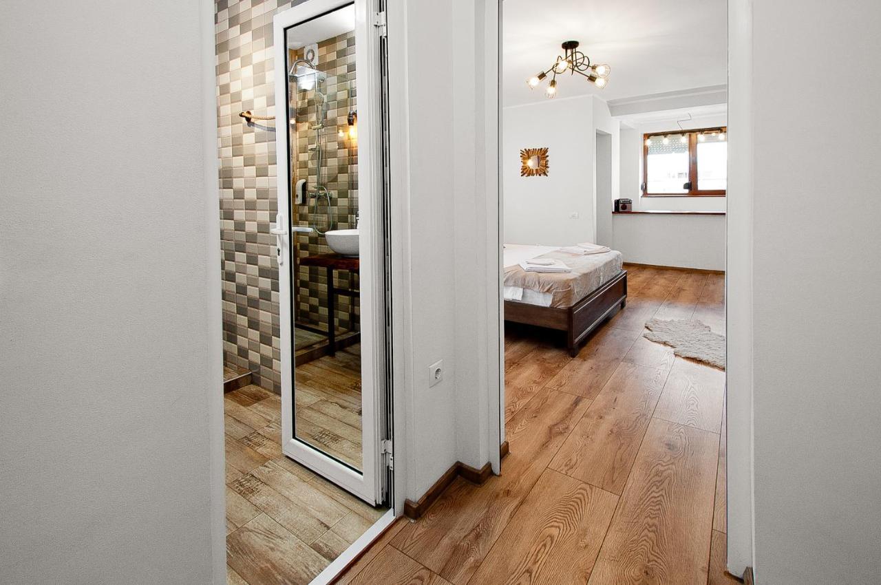 Wood&Steel Apartment Galaţi エクステリア 写真