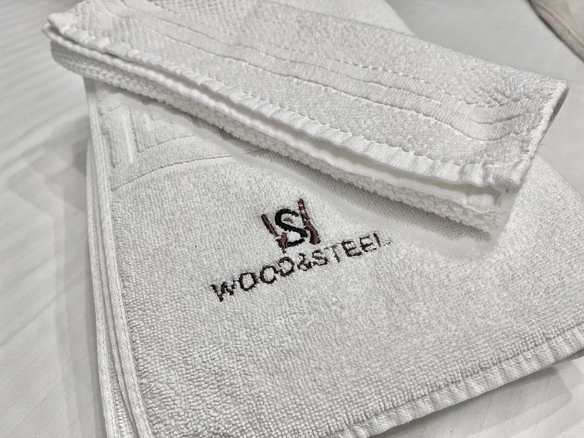Wood&Steel Apartment Galaţi エクステリア 写真