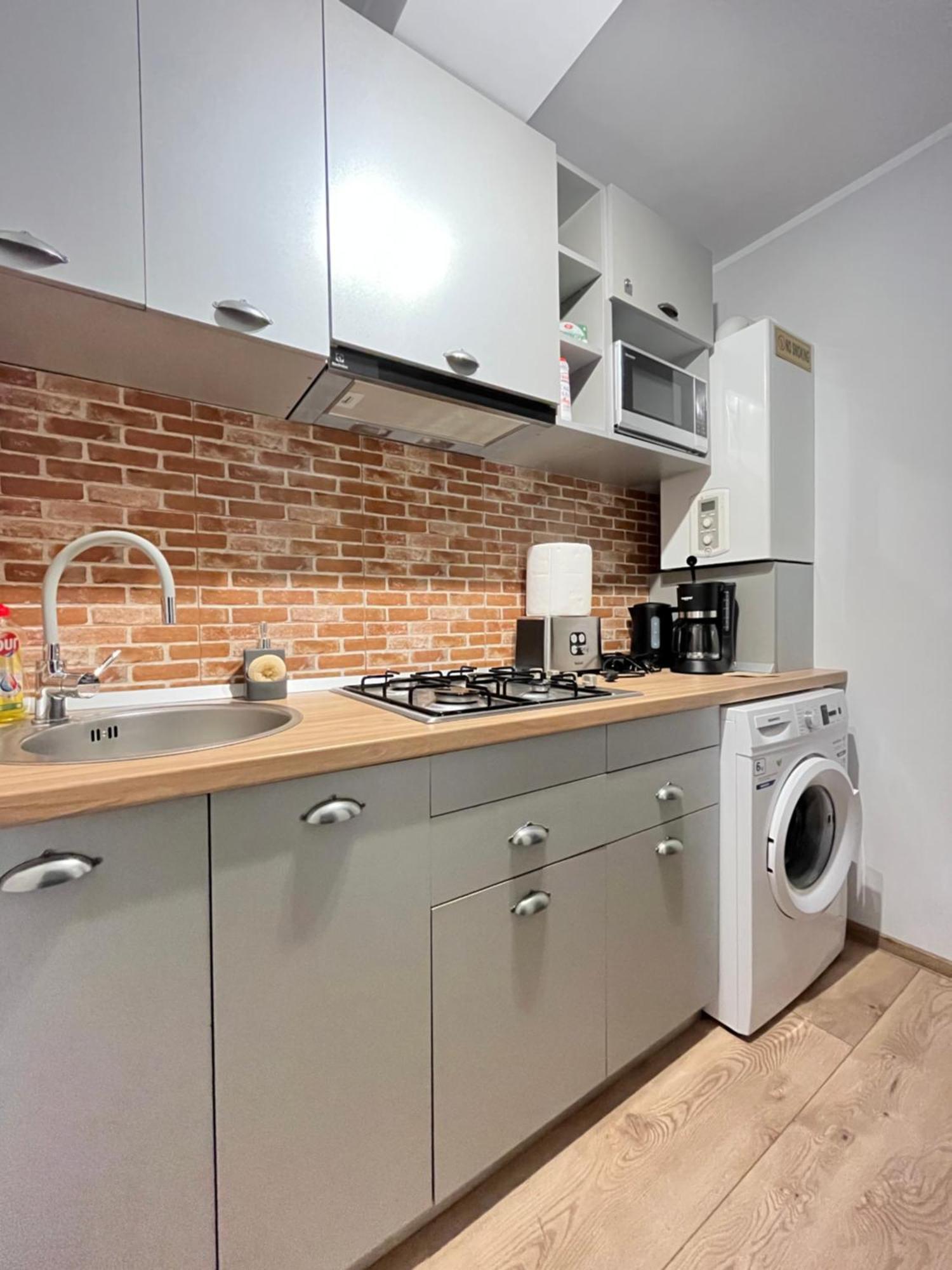Wood&Steel Apartment Galaţi エクステリア 写真
